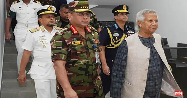 সেনাসদর পরিদর্শনে প্রধান উপদেষ্টা