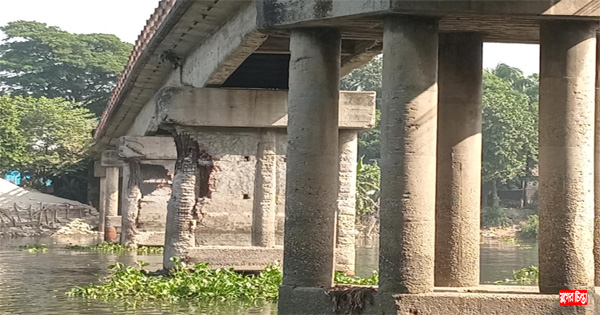 ঝুঁকিপূর্ণ সেতুর দায়সারা মেরামত