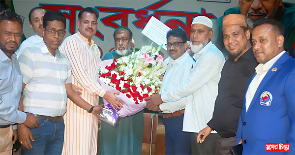 সেলিম ওসমানকে সংবর্ধনা