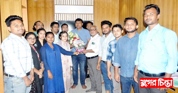 মোরছালীন বাবলাকে যুগের চিন্তা পরিবারের পক্ষ থেকে ফুলেল শুভেচ্ছা