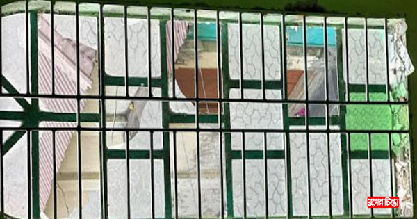 রূপগঞ্জে মধ্যেরাতে সাংবাদিকের&nbsp;বাড়িতে সন্ত্রাসী হামলা-ভাংচুর