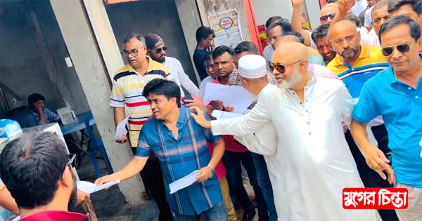 উপজেলা নির্বাচন বর্জনে সালুর লিফলেট বিতরণ