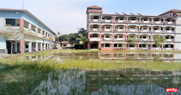 রূপগঞ্জে গন্ধর্বপুর স্কুল মাঠে জলাবদ্ধতা