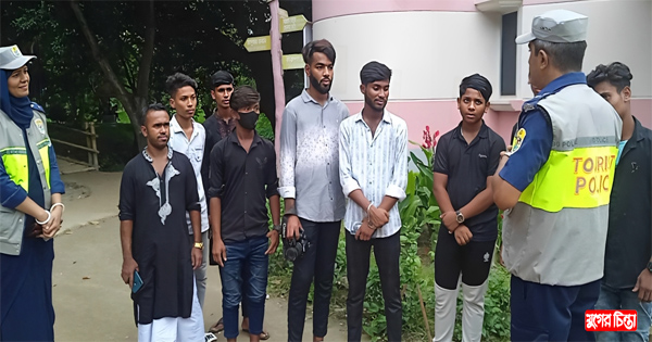 যাদুঘরে ট্যুরিস্ট পুলিশের নিরাপত্তায় সন্তুষ্ট দর্শনার্থীরা