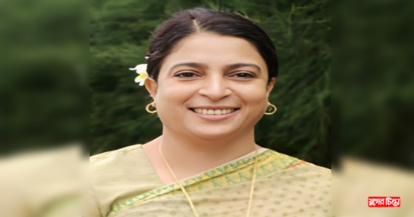 অর্ধেক তার গড়িয়াছে নারী, অর্ধেক তার নর
