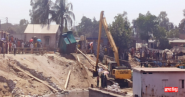 শীতলক্ষ্যায় ভ্রাম্যমান আদালতের&nbsp;অভিযানে ৩৫টি অবৈধ স্থাপনা উচ্ছেদ