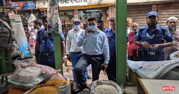 কালিরবাজারে পরিবেশ অধিদপ্তরের অভিযান, পলিথিন জব্দ-জরিমানা