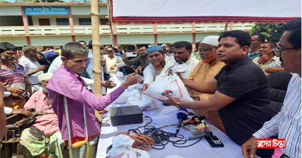 বসুন্ধরা ও রংধনু গ্রুপের উদ্যোগে পাঁচ&nbsp;হাজার পরিবারকে চাল বিতরণ