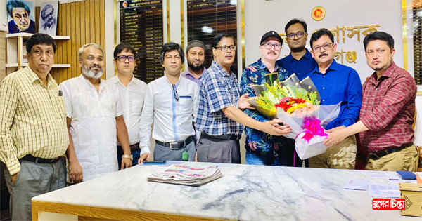 প্রকৃত সাংবাদিকরা মাঠে থাকলে ছদ্মবেশী&nbsp;অপসাংবাদিকরা সুযোগ পাবে না
