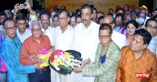 জেলা পূজা উদযাপন পরিষদের সভাপতি শংকর কুমার দে&nbsp;সাধারণ সম্পাদক শিপন