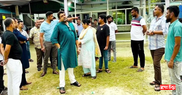 কোরবানীর গরু কিনতে আজমেরী ওসমান ও অয়ন ওসমান