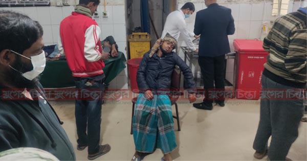 দুই অটোরিকশার সংঘর্ষে নারীসহ আহত ৭