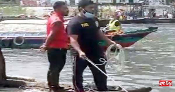 বাল্কহেডের ধাক্কায় নৌকাডুবির ঘটনায় নিখোঁজ কিশোরী