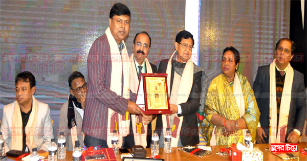 গুণীজন সংবর্ধনা পেলেন যুগের চিন্তা&rsquo;র&nbsp;সম্পাদক&nbsp;মোরছালীন বাবলা