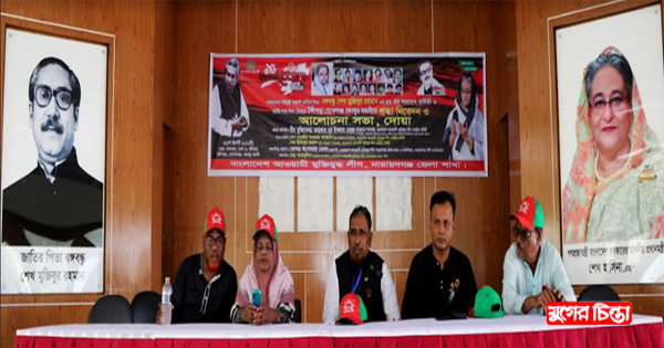 বঙ্গবন্ধুর সমাধিতে জেলা মুক্তিযুদ্ধলীগের শ্রদ্ধা নিবেদন