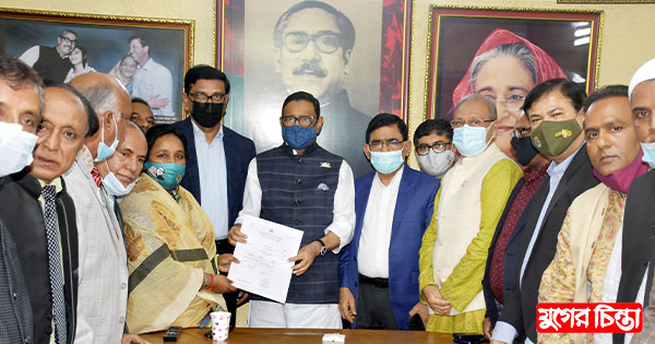 আইভীর হাতে দলীয় মনোনয়ন ফরম তুলে দিলেন ওবায়দুল কাদের