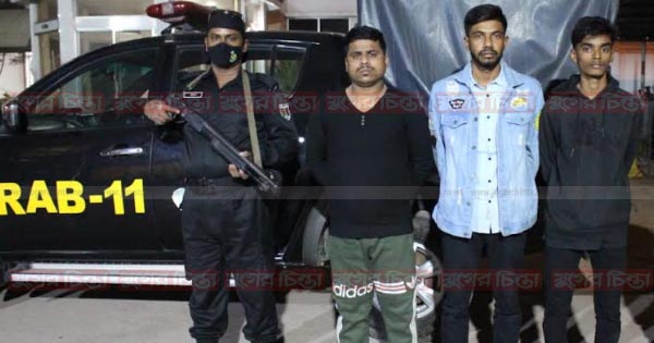 পর্নোগ্রাফি সরবারহের অপরাধে তিনজনকে গ্রেফতার