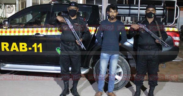 আড়াইহাজারে গাঁজাসহ মাদক ব্যবসায়ী গ্রেফতার