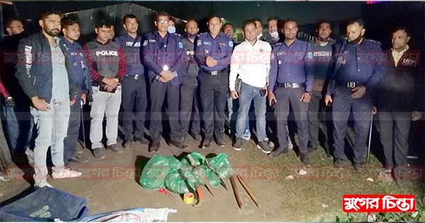 আদমজী বিহারী ক্যাম্প বস্তি টর্চার সেল থেকে মাদক ও অবৈধ দেশীয় অস্ত