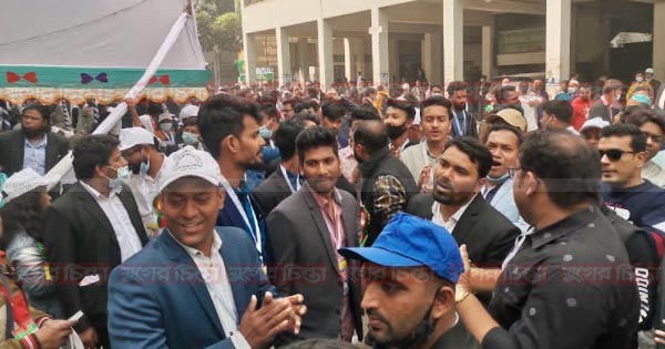 উৎসব মুখর পরিবেশে না`গঞ্জ আইনজীবী সমিতির নির্বাচন সম্পন্ন