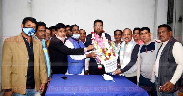 অসিত বরণকে জেলা মটর ওয়ার্কশপ মেকানিক ইউনিয়নের শুভেচ্ছা