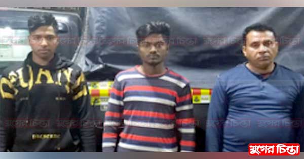 সিদ্ধিরগঞ্জে গাঁজা-ফেনসিডিল ও বিদেশী মদসহ গ্রেফতার ৩