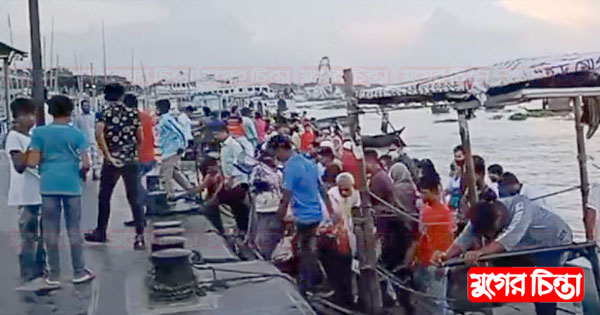খেয়া পারাপারে নেই স্বাস্থ্যবিধির বালাই