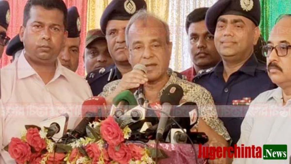 বিদেশি মিডিয়া অনেক সময় মিথ্যা সংবাদ দিতে চায় : স্বরাষ্ট্র উপদেষ্টা