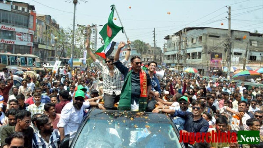 মুক্তি পেয়ে জাকির খানের শোডাউন