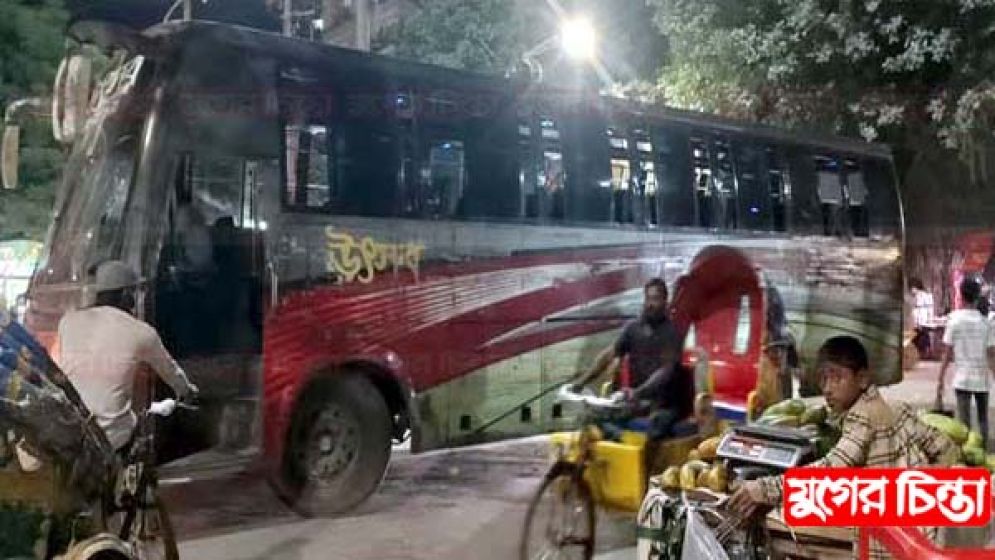 রাস্তা দখল করে যানজটের নেপথ্যে উৎসব বাস