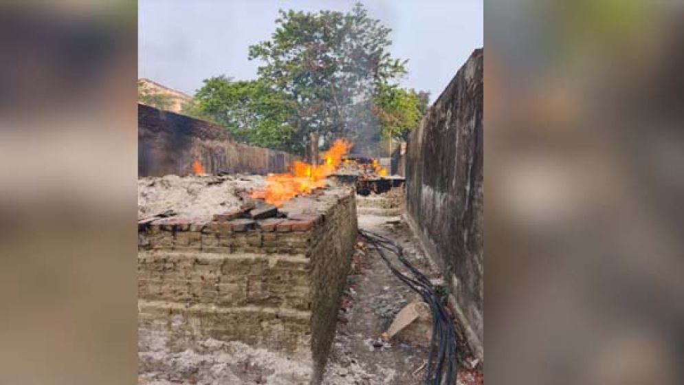 নিয়মিত অভিযানেও বন্ধ হচ্ছে না অবৈধ চুন কারখানা