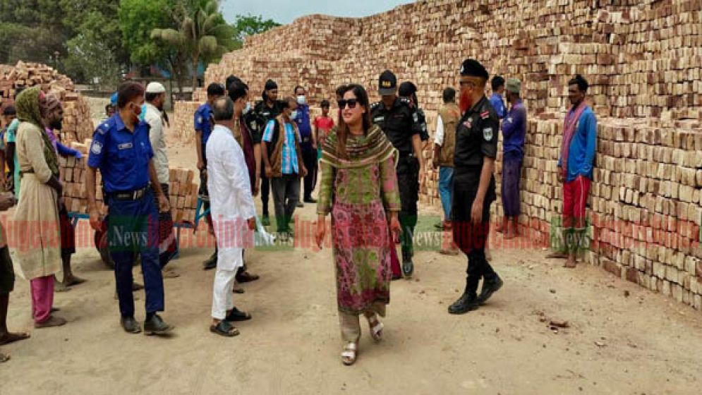 ফতুল্লায় ২ ইটভাটাকে ১ লাখ ২০ হাজার টাকা জরিমানা