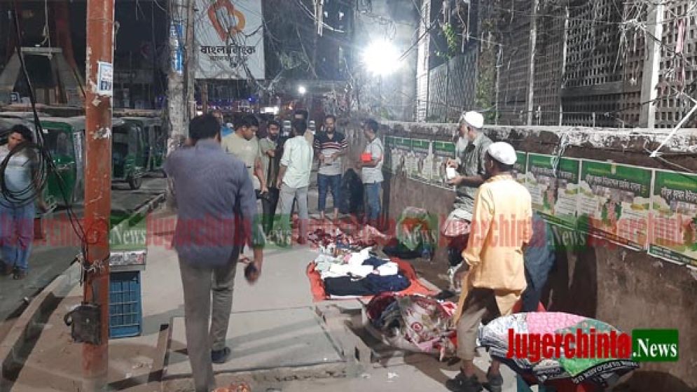 ভিন্ন কৌশলে হকারদের থেকে চাঁদা আদায়ের অভিযোগ