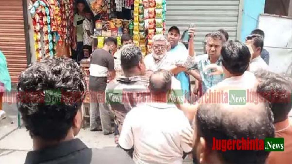 ব্যানারে ছবি না থাকায় পরীক্ষার হলের সামনে বিএনপির দুপক্ষের হাতাহাতি