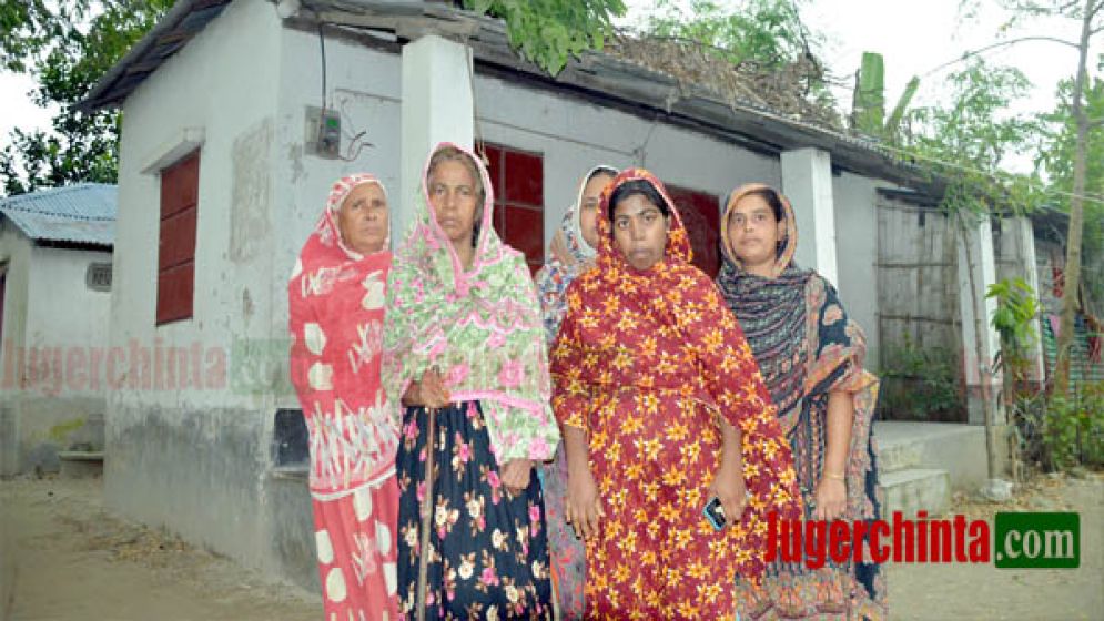 আশ্রয়ণের ঘরে নির্ঘুম রাত